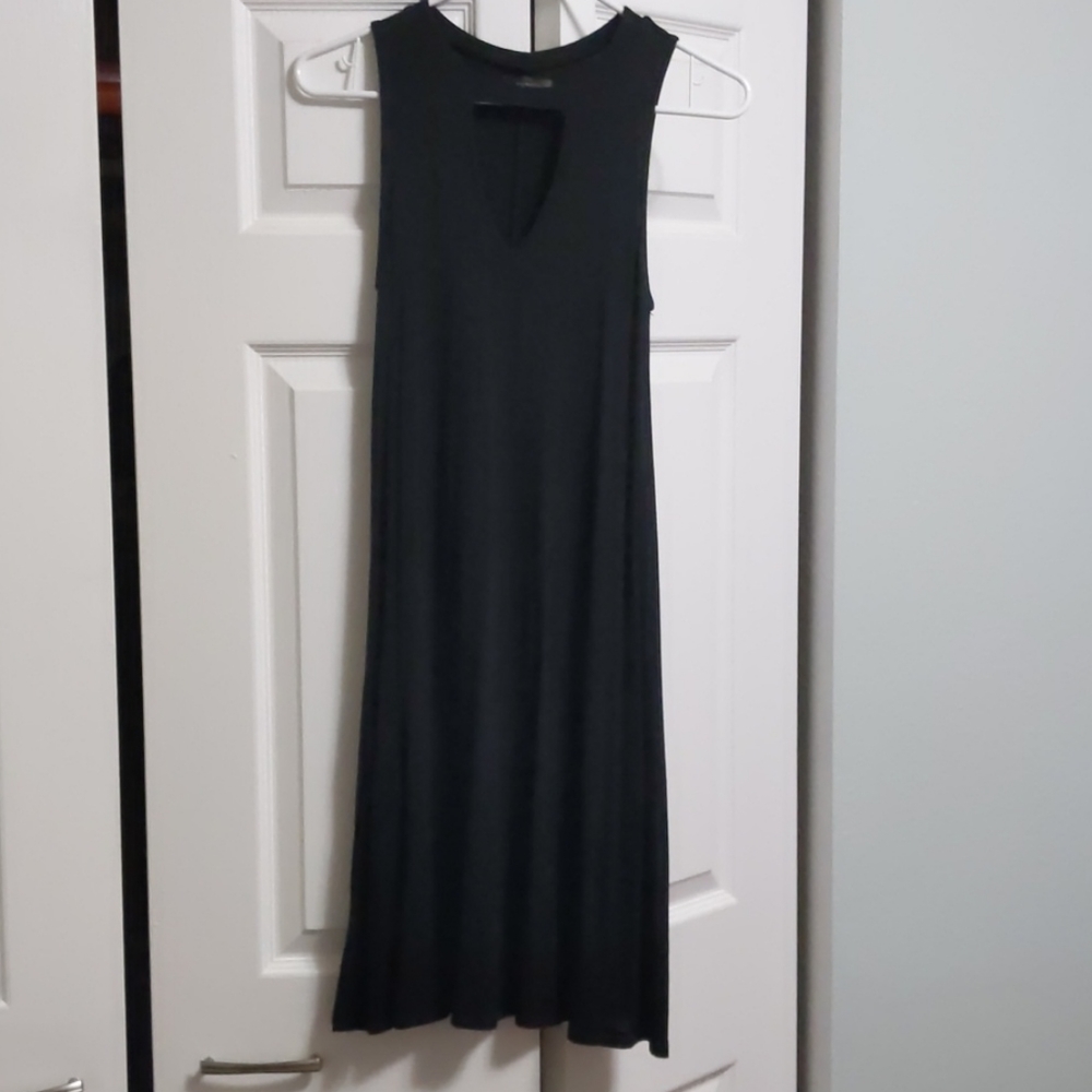 Sleeveless dress